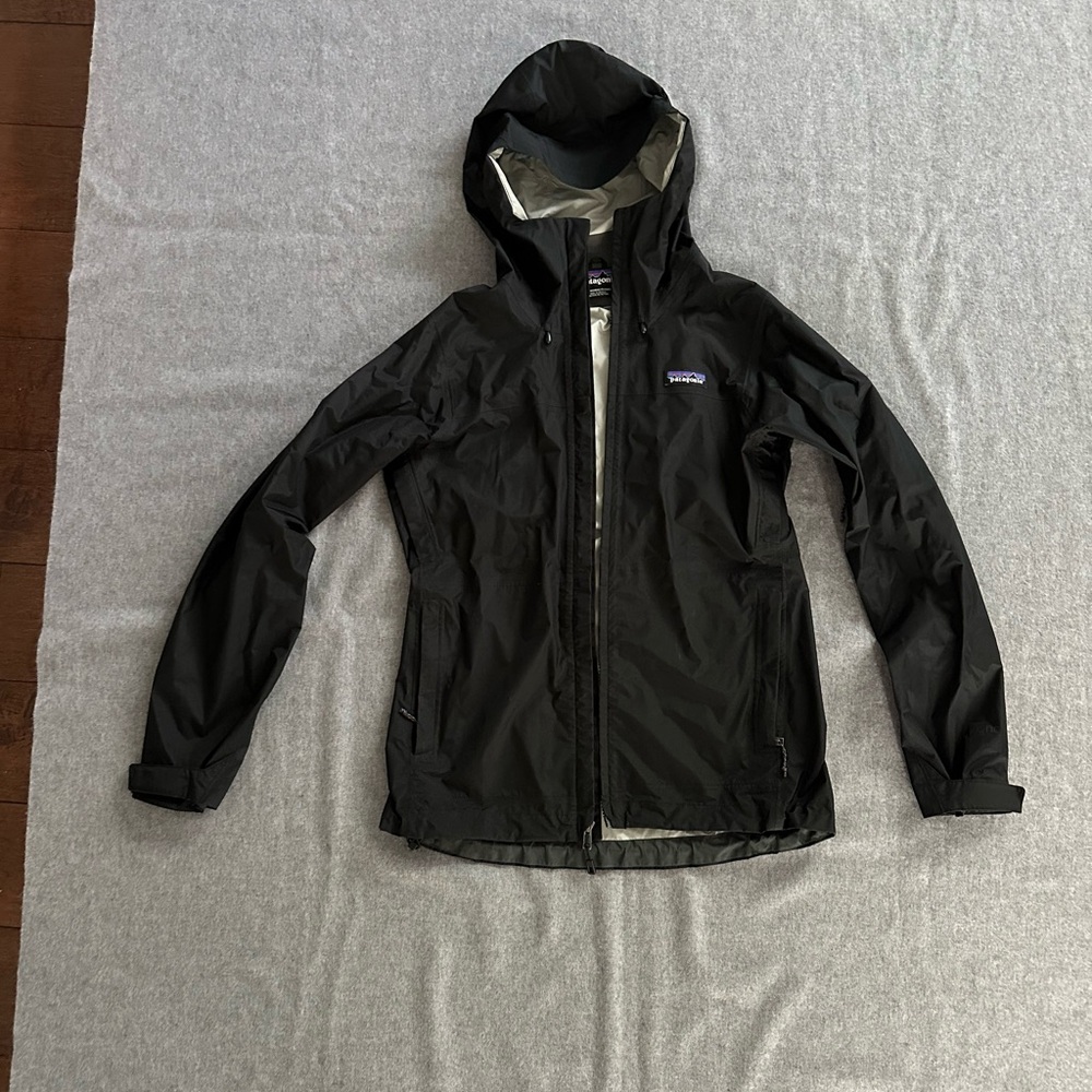 Patagonia Black Lightweight Rain Jacket XS